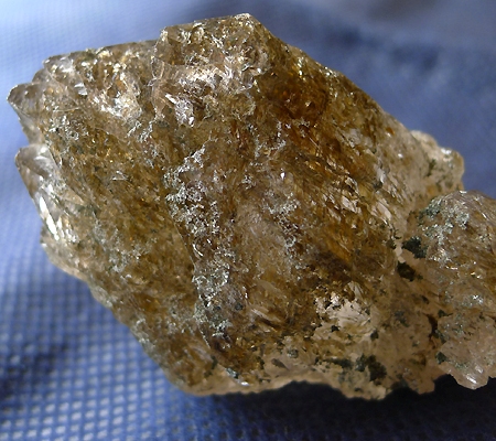 水晶　原石　内包物 インクルージョン水晶原石（内包物あり）